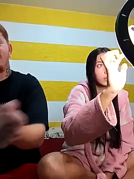 Anjinha nenem online show from April 29, 2026, 8:29 am