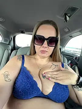 lickablelynn87 online show from February 4, 2026, 4:46 pm