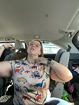 lickablelynn87 online show from March 9, 2026, 4:33 pm