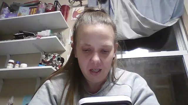 lickablelynn87 online show from March 13, 2026, 12:17 am