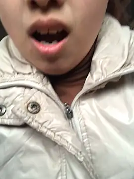 honeyyy110 online show from March 8, 2026, 6:28 am