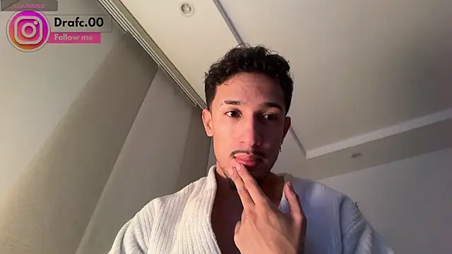 Snapshot of rafael_stone11 chatting on July 4, 2026, 5:24 am rafael stone11 online show from July 4, 2026, 5:24 am