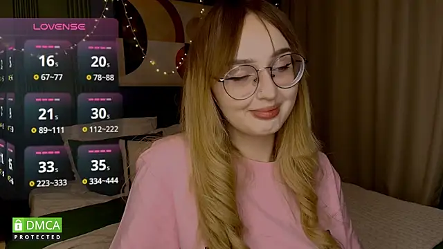 Snapshot of AdeLuna chatting on February 7, 2026, 9:18 pm AdeLuna online show from February 7, 2026, 9:18 pm