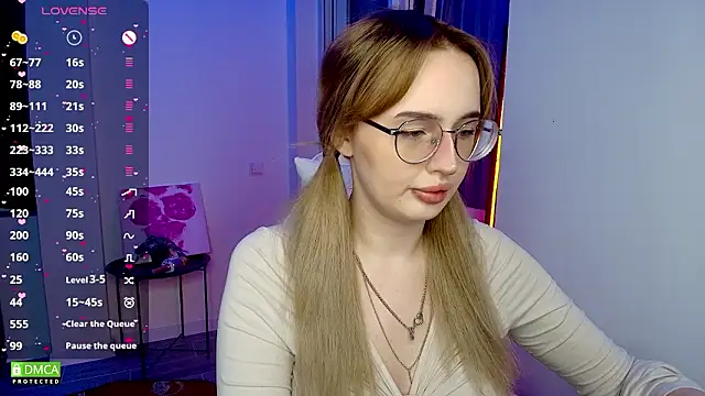 Snapshot of AdeLuna chatting on March 12, 2026, 8:59 pm AdeLuna online show from March 12, 2026, 8:59 pm