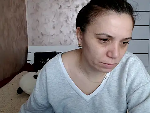 LorraGrey online show from March 5, 2026, 6:31 am