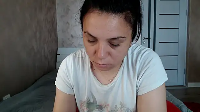 Snapshot of LorraGrey chatting on June 9, 2026, 3:40 am LorraGrey online show from June 9, 2026, 3:40 am