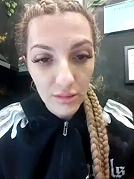 Snapshot of LannaQuinn chatting on February 5, 2026, 3:49 pm LannaQuinn online show from February 5, 2026, 3:49 pm