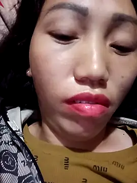 hot-luna- online show from February 20, 2026, 8:09 pm