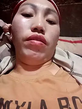 hot-luna- online show from March 7, 2026, 12:13 pm