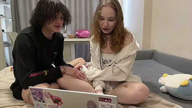 ZettaSewester online show from February 5, 2026, 12:21 pm