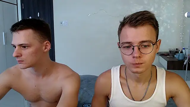 NikiKerryCum online show from June 24, 2026, 3:38 am