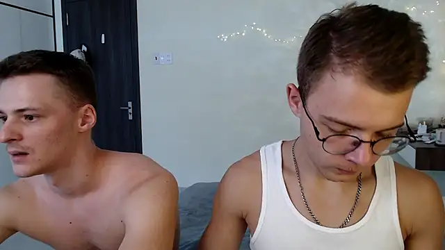 NikiKerryCum online show from June 26, 2026, 3:33 am