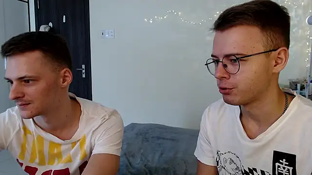 NikiKerryCum online show from July 9, 2026, 4:27 am