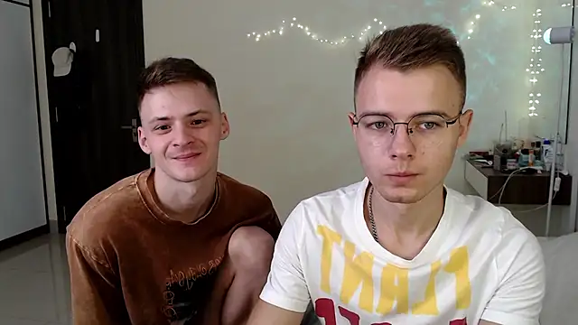 NikiKerryCum online show from July 23, 2026, 4:32 am