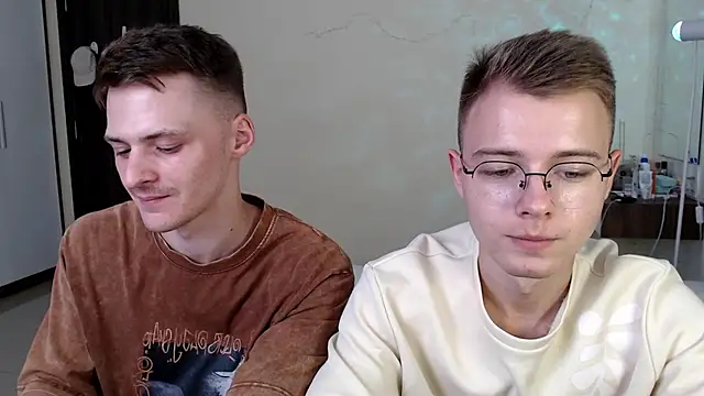 NikiKerryCum online show from July 24, 2026, 12:03 pm