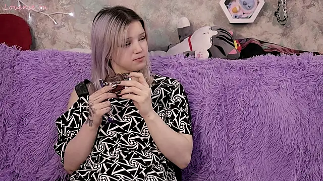 Yunakiss online show from June 6, 2026, 9:41 pm