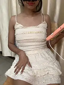 Snapshot of HEENA-STRIP chatting on February 25, 2026, 10:03 am HEENA-STRIP online show from February 25, 2026, 10:03 am