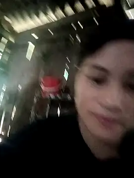 Snapshot of Momo-biki chatting on July 9, 2026, 4:16 am Momo-biki online show from July 9, 2026, 4:16 am