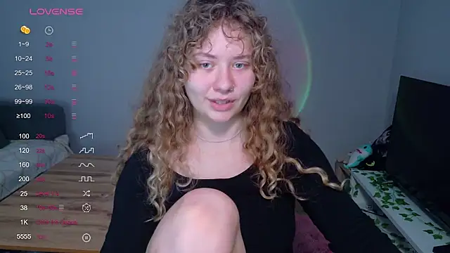 Snapshot of Milounee chatting on June 1, 2026, 10:50 am Milounee online show from June 1, 2026, 10:50 am