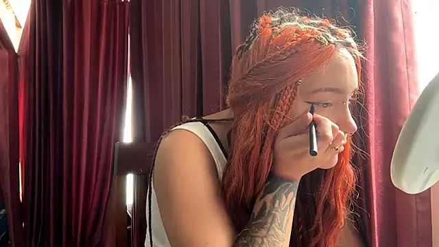 LuxureMia online show from March 19, 2026, 6:06 am