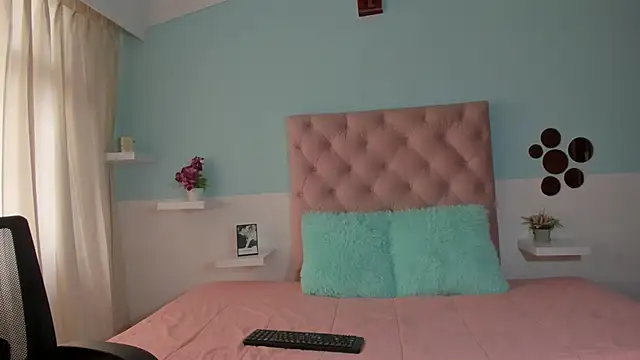 kendall hernandez online show from March 16, 2026, 1:59 pm