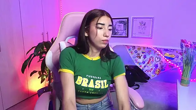 Sofiagomez777 online show from March 6, 2026, 2:08 am