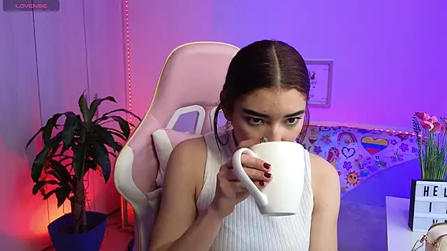 Sofiagomez777 online show from March 18, 2026, 3:04 pm