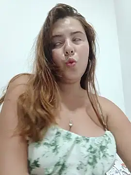 Snapshot of lyss_muller chatting on July 17, 2026, 12:06 am lyss muller online show from July 17, 2026, 12:06 am