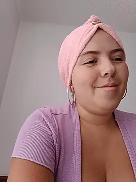 Snapshot of lyss_muller chatting on August 1, 2026, 6:40 pm lyss muller online show from August 1, 2026, 6:40 pm