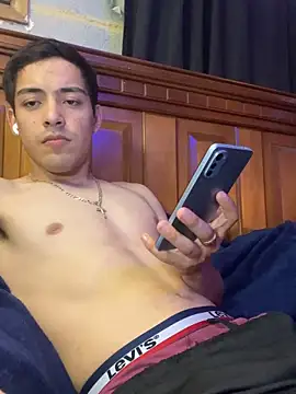 Tupapi696969q online show from May 13, 2026, 4:32 am