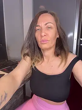 DivineAmely online show from February 11, 2026, 9:09 pm