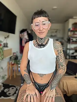 xsadtanas online show from February 9, 2026, 5:17 pm