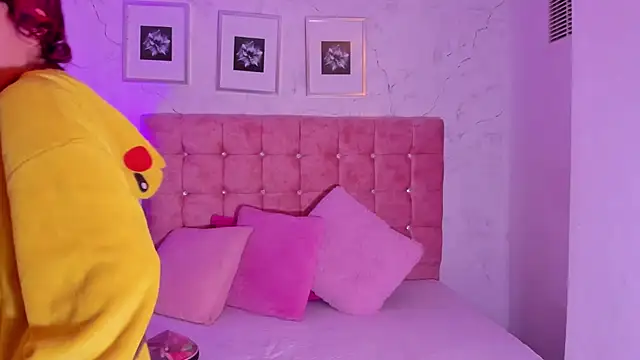 MiaaBlake  online show from May 1, 2026, 6:23 pm
