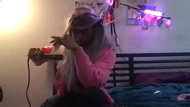 Snapshot of frenchiego chatting on February 23, 2026, 5:10 pm frenchiego online show from February 23, 2026, 5:10 pm