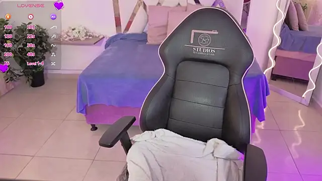 NEFTIS TAY online show from March 3, 2026, 7:09 pm