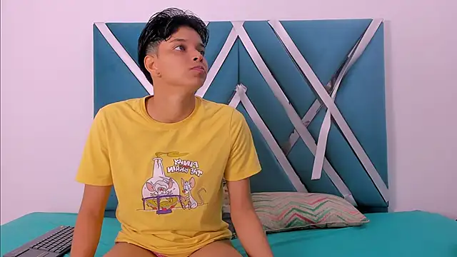 natasha and zoe online show from March 9, 2026, 4:33 pm