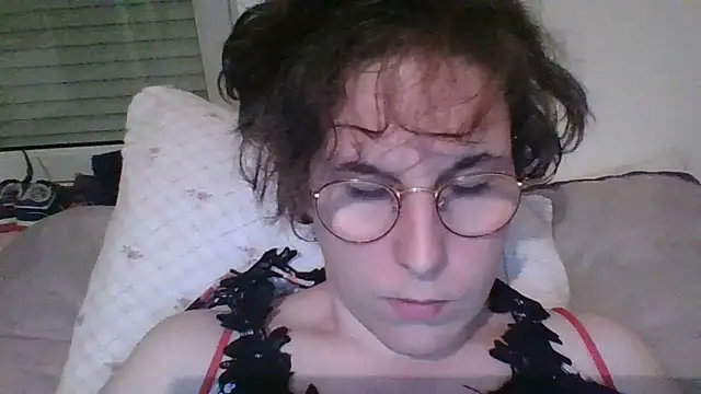 Snapshot of OIseauNoir88 chatting on April 25, 2026, 7:55 pm OIseauNoir88 online show from April 25, 2026, 7:55 pm