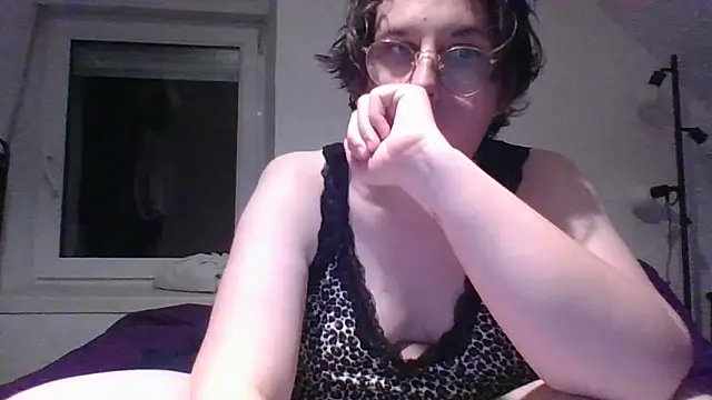 Snapshot of OIseauNoir88 chatting on May 12, 2026, 7:55 pm OIseauNoir88 online show from May 12, 2026, 7:55 pm