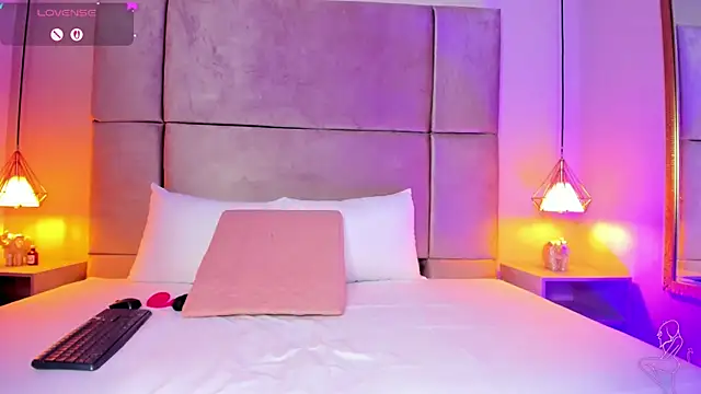 Zafiro11  online show from February 21, 2026, 12:06 pm