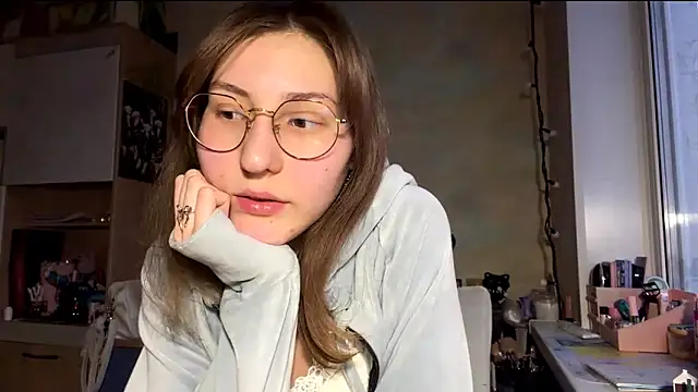 Miaaa Moon online show from February 4, 2026, 1:50 pm