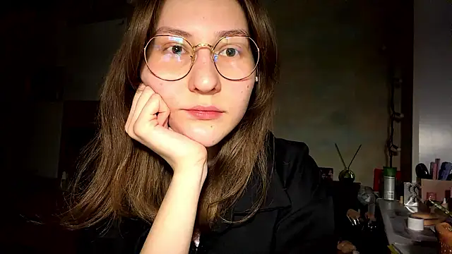 Miaaa Moon online show from March 17, 2026, 4:10 pm