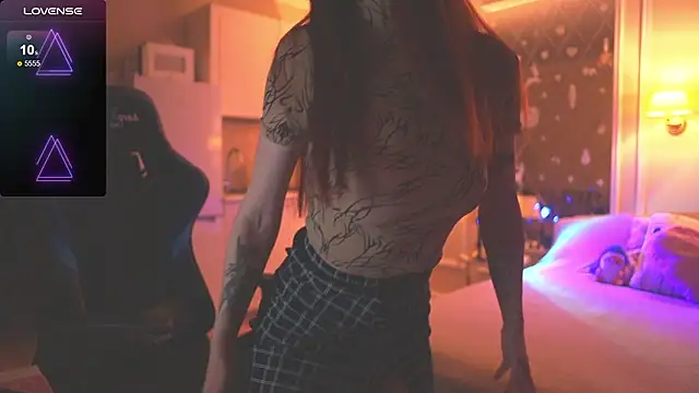 foxy red  online show from February 2, 2026, 9:24 pm