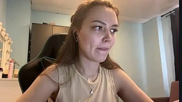 AndreeMerryman online show from April 15, 2026, 3:13 am