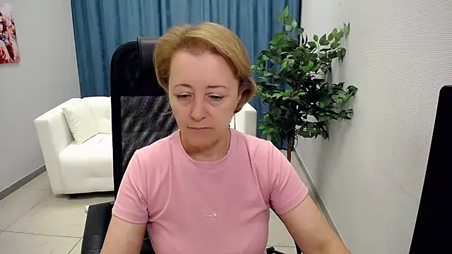 Snapshot of MONA_W chatting on June 14, 2026, 11:23 am MONA W online show from June 14, 2026, 11:23 am
