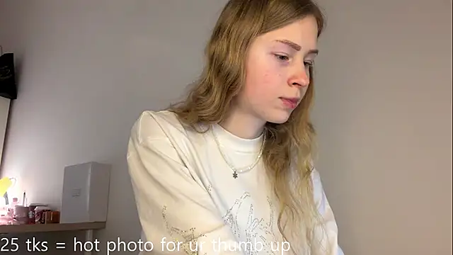 Snapshot of Flexiblegirl chatting on March 3, 2026, 4:35 pm Flexiblegirl online show from March 3, 2026, 4:35 pm