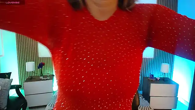 Snapshot of milfsecret69 chatting on June 6, 2026, 10:42 am milfsecret69 online show from June 6, 2026, 10:42 am