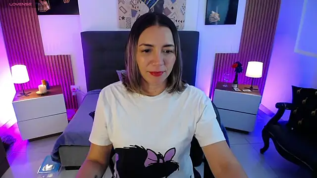 milfsecret69 online show from June 25, 2026, 11:37 am