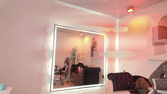 Madame scarlett online show from March 4, 2026, 11:38 am