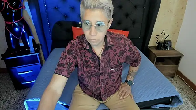 Kali Panther online show from April 27, 2026, 7:45 pm