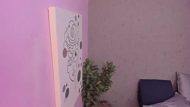 lil miia online show from April 28, 2026, 7:08 pm
